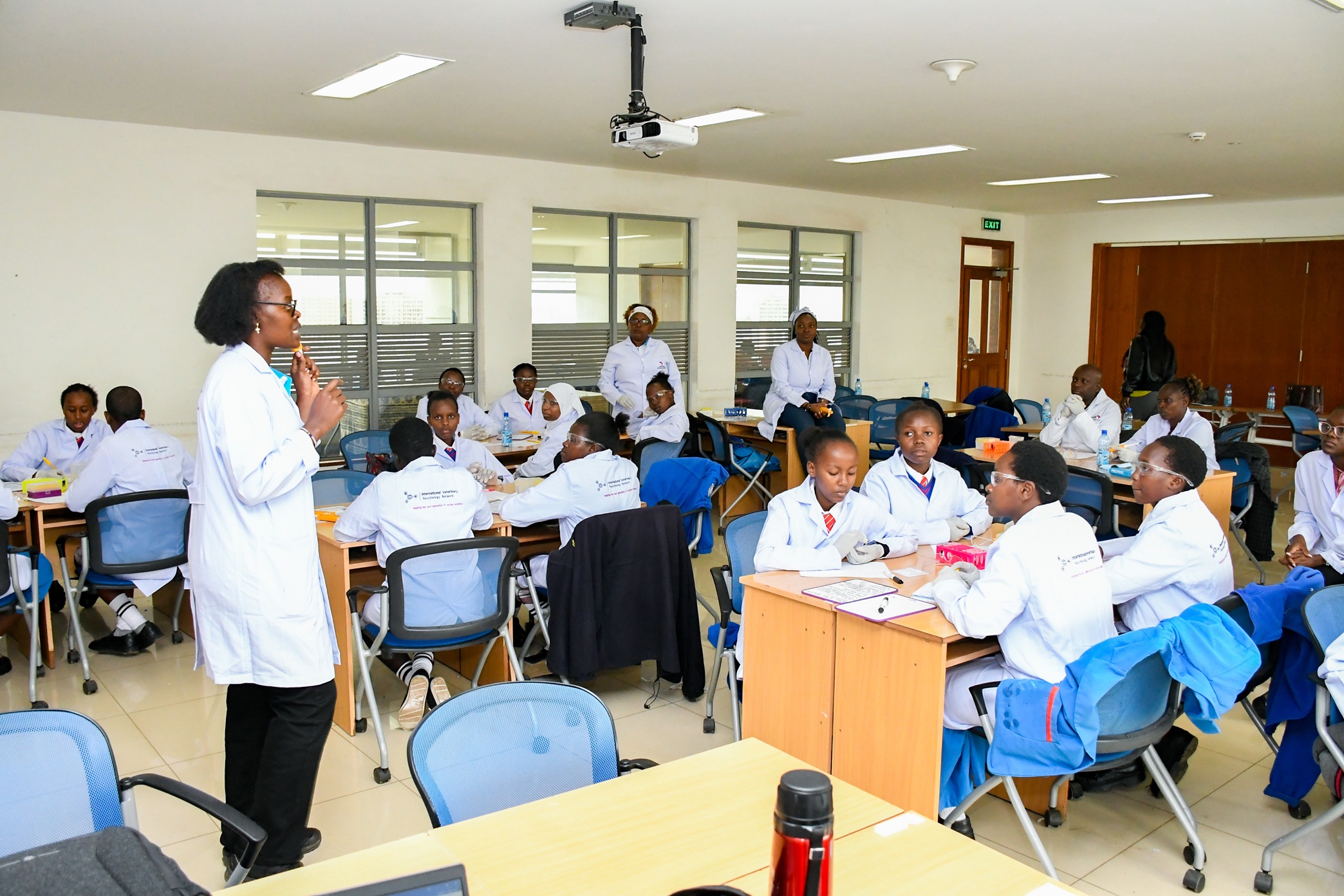 Sisters Science Safari Lab Sessions