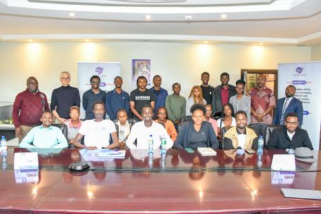 UoN Company Series students and staff together with KSA staff take a group photo after the industry-academia interaction.